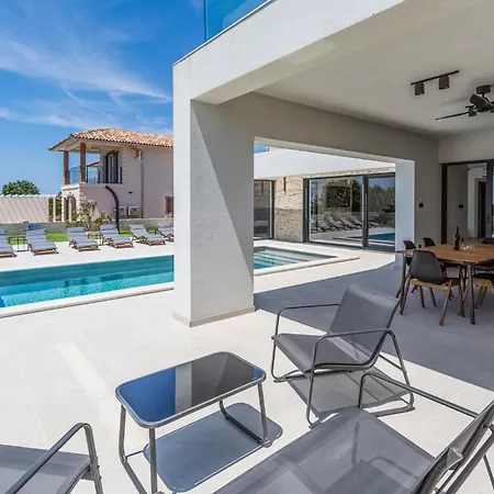 Holiday home 3 Bedroom Stunning In Porec