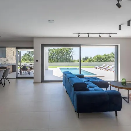3 Bedroom Stunning In * Porec