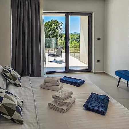 3 Bedroom Stunning In Holiday home Porec