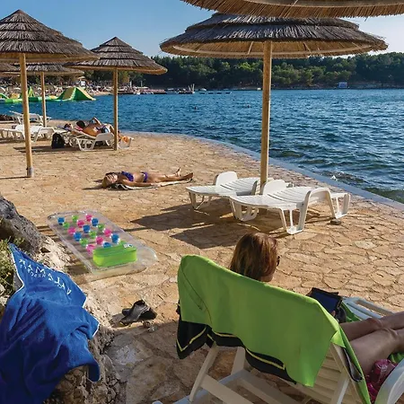 3 Bedroom Stunning In Holiday home Porec