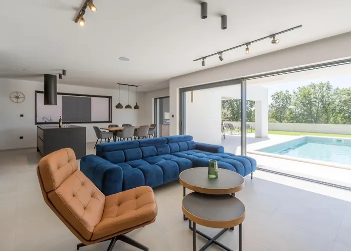 3 Bedroom Stunning In Ferienhaus *
