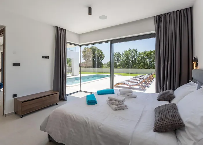 3 Bedroom Stunning In Ferienhaus *