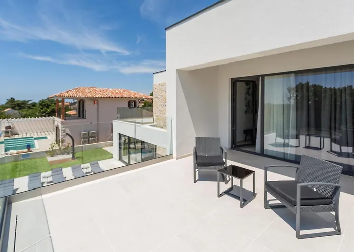 3 Bedroom Stunning In Ferienhaus Poreč