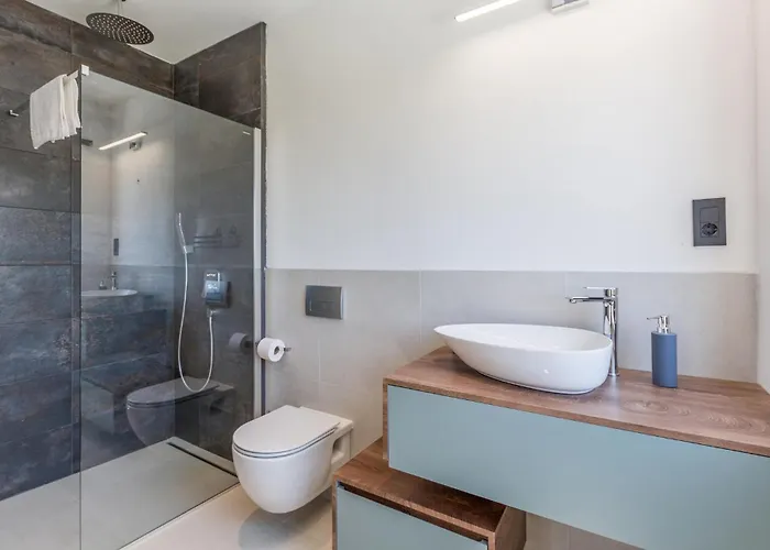 Ferienhaus 3 Bedroom Stunning In Poreč